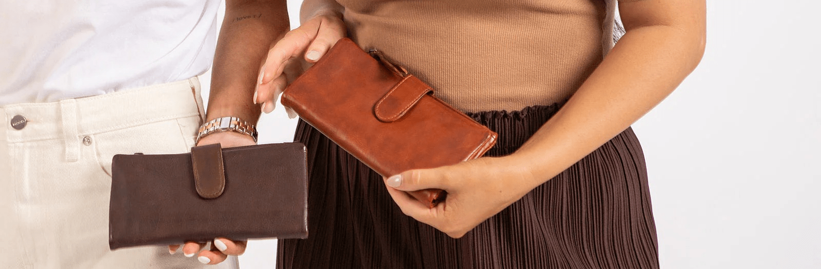 What Is Waxed Leather? - Greenwood Leather