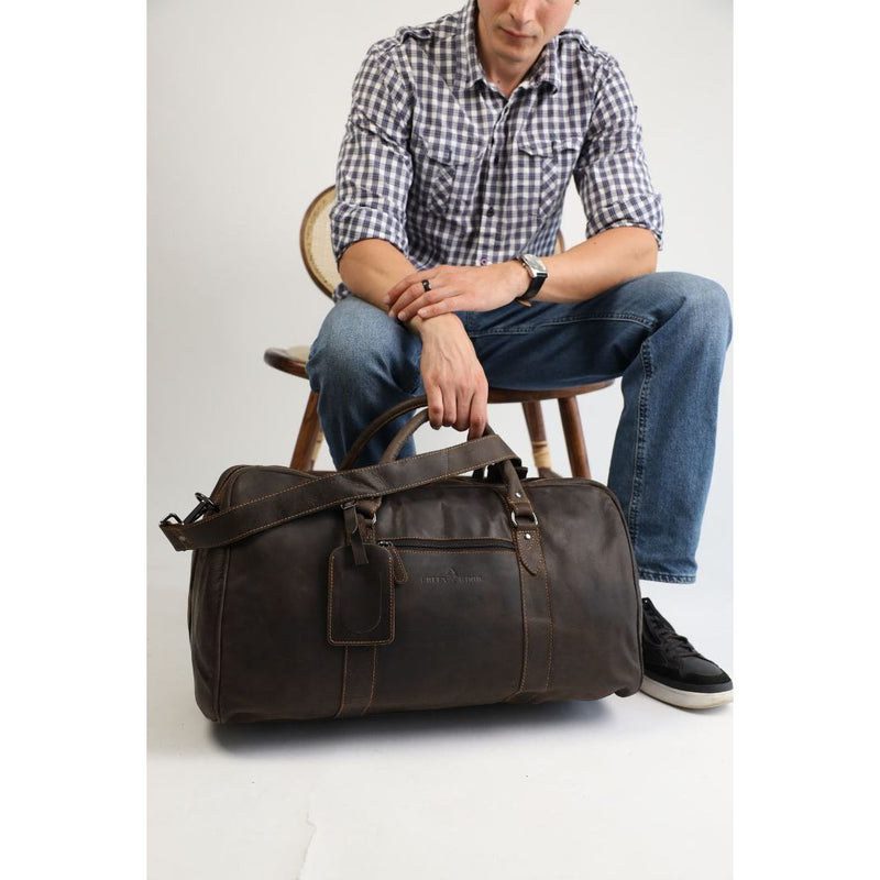 Wilson Leather Weekender Bag – Casual Travel & Holiday Bag (Brown) | Greenwood Leather GW12795